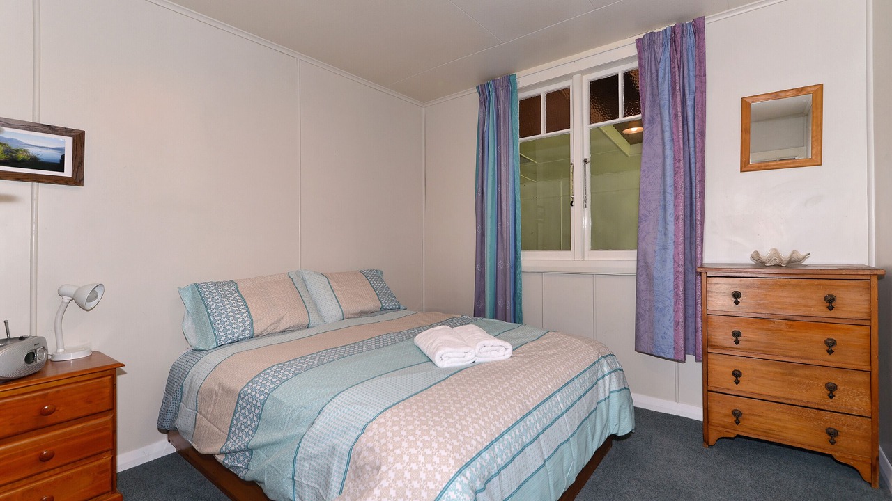 Photo of Bedroom in Moetapu Bay