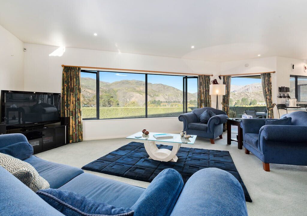 Photo of Livingroom in Lowburn