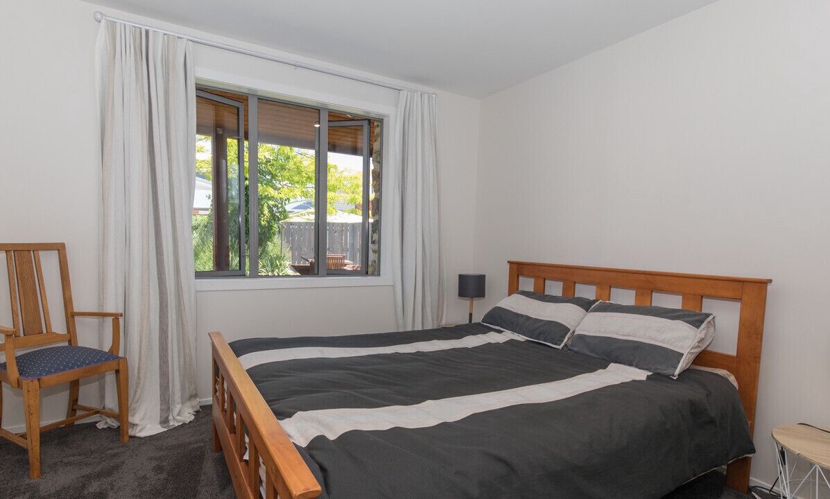 Photo of Bedroom in Albert Town