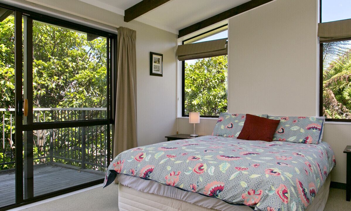 Photo of Bedroom in Acacia Bay