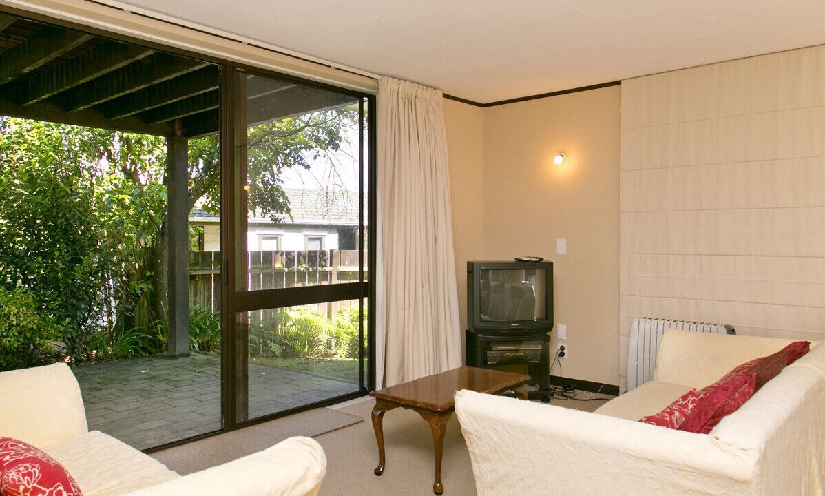 Photo of Livingroom in Acacia Bay