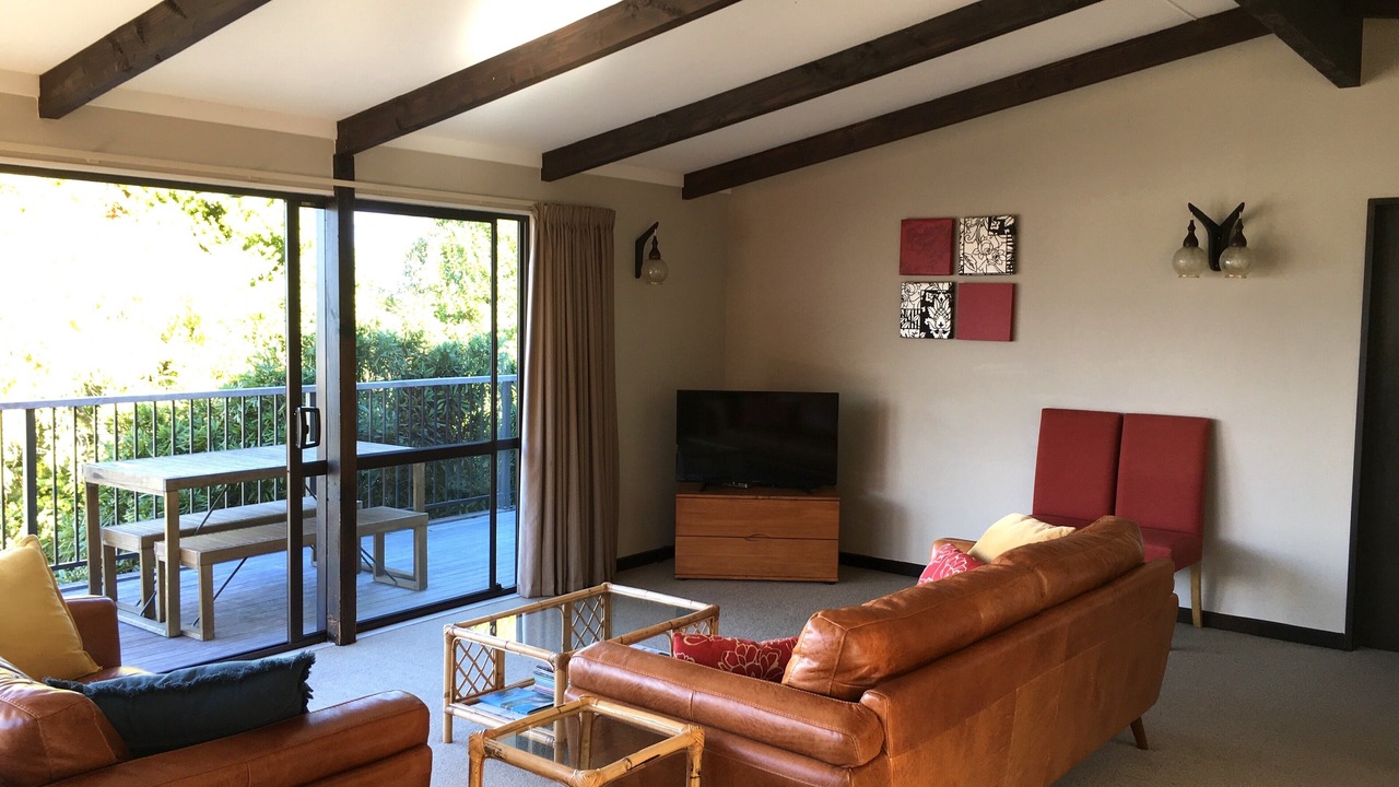 Photo of Livingroom in Acacia Bay