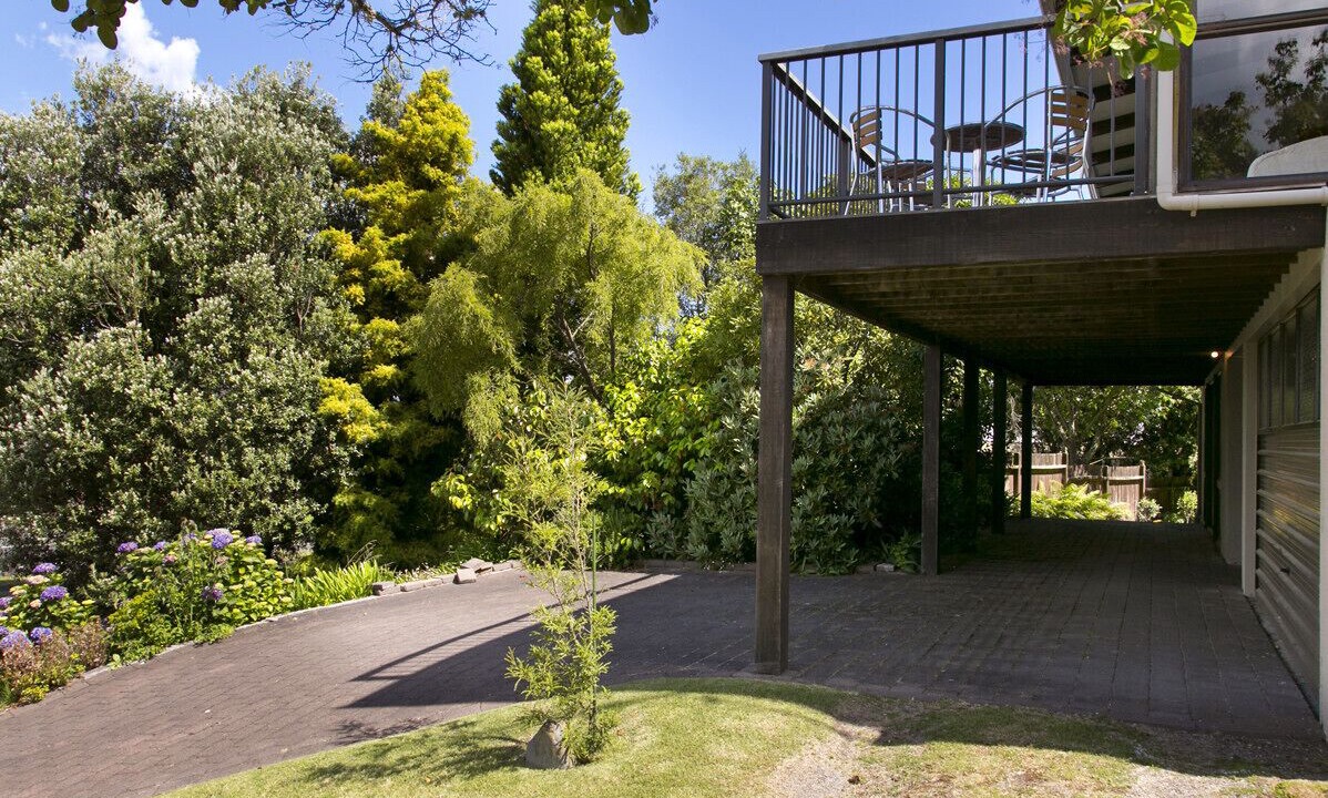 Photo of Patio Balcony in Acacia Bay