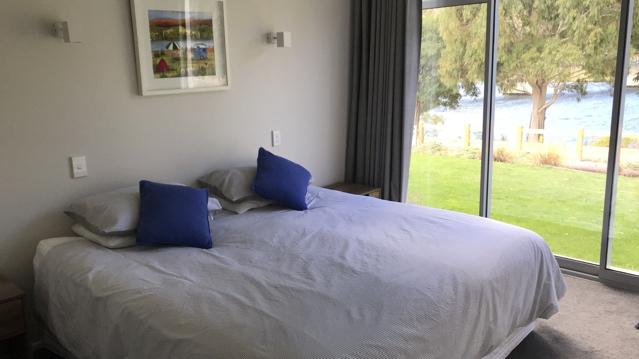 Photo of Bedroom in Lowburn