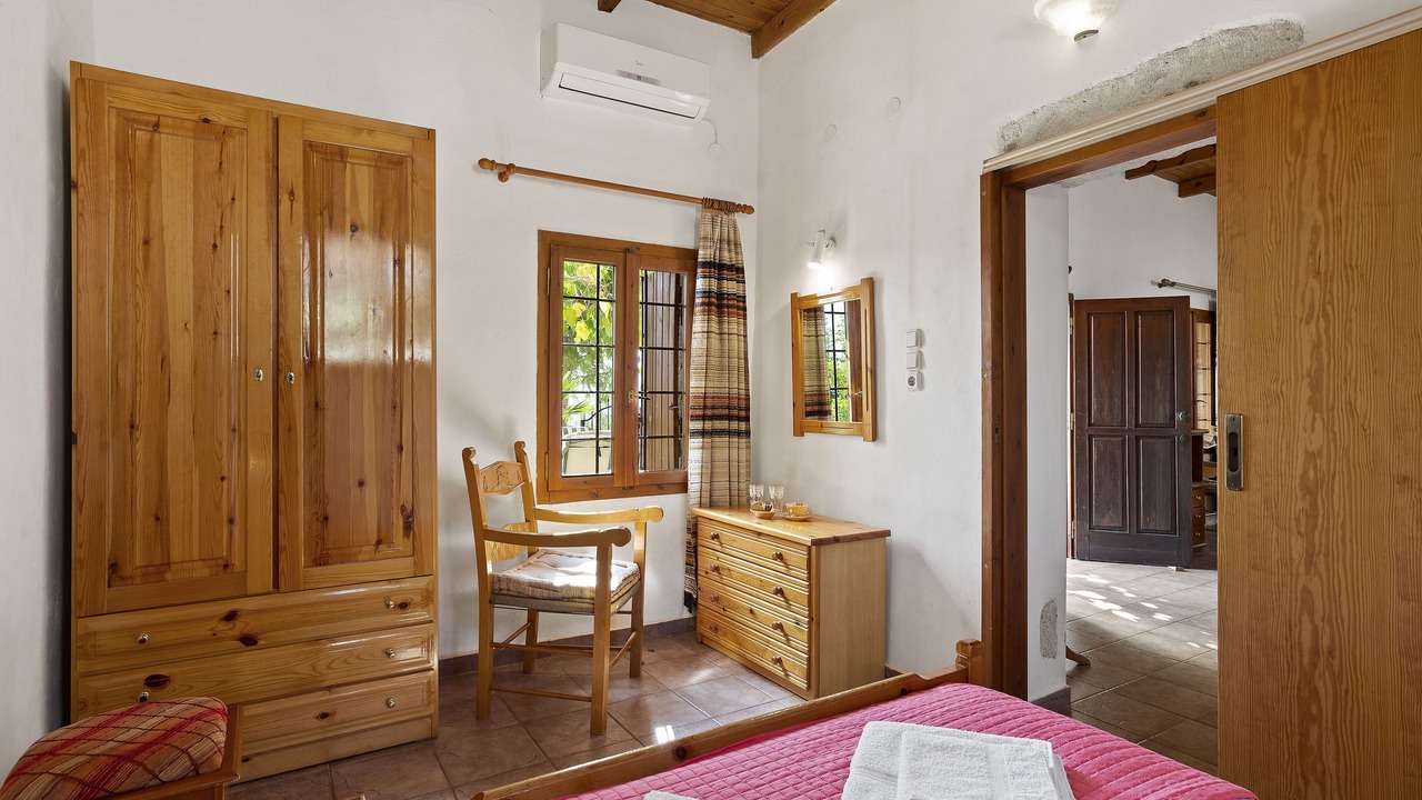 Photo of Bedroom in Megala Chorafia