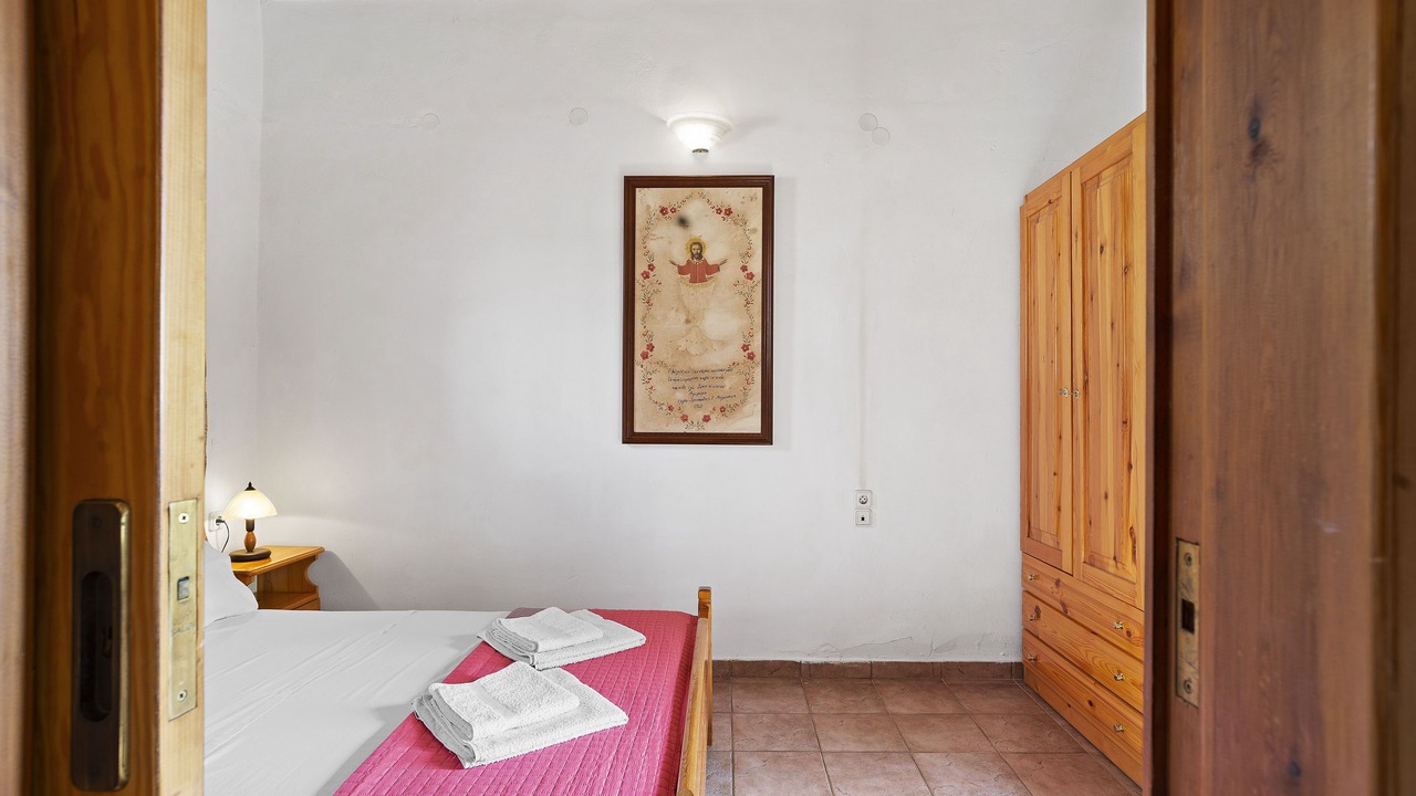 Photo of Bedroom in Megala Chorafia