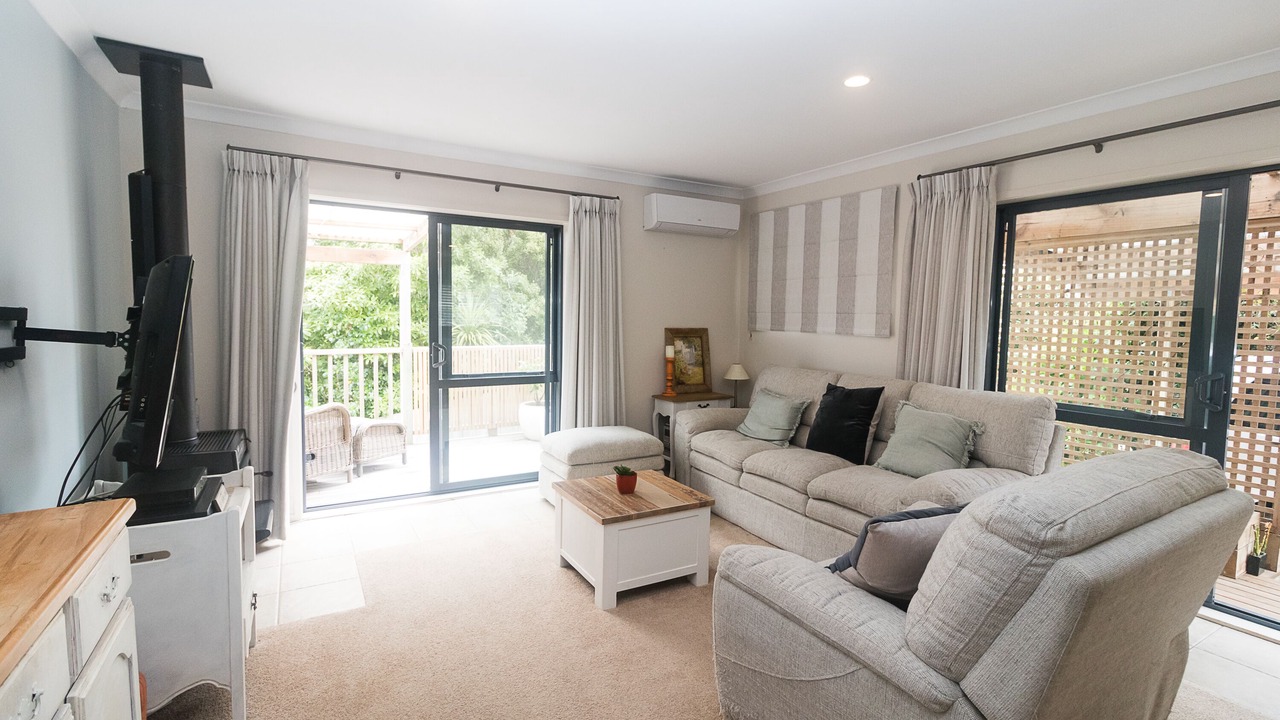 Photo of Livingroom in Hatfields Beach