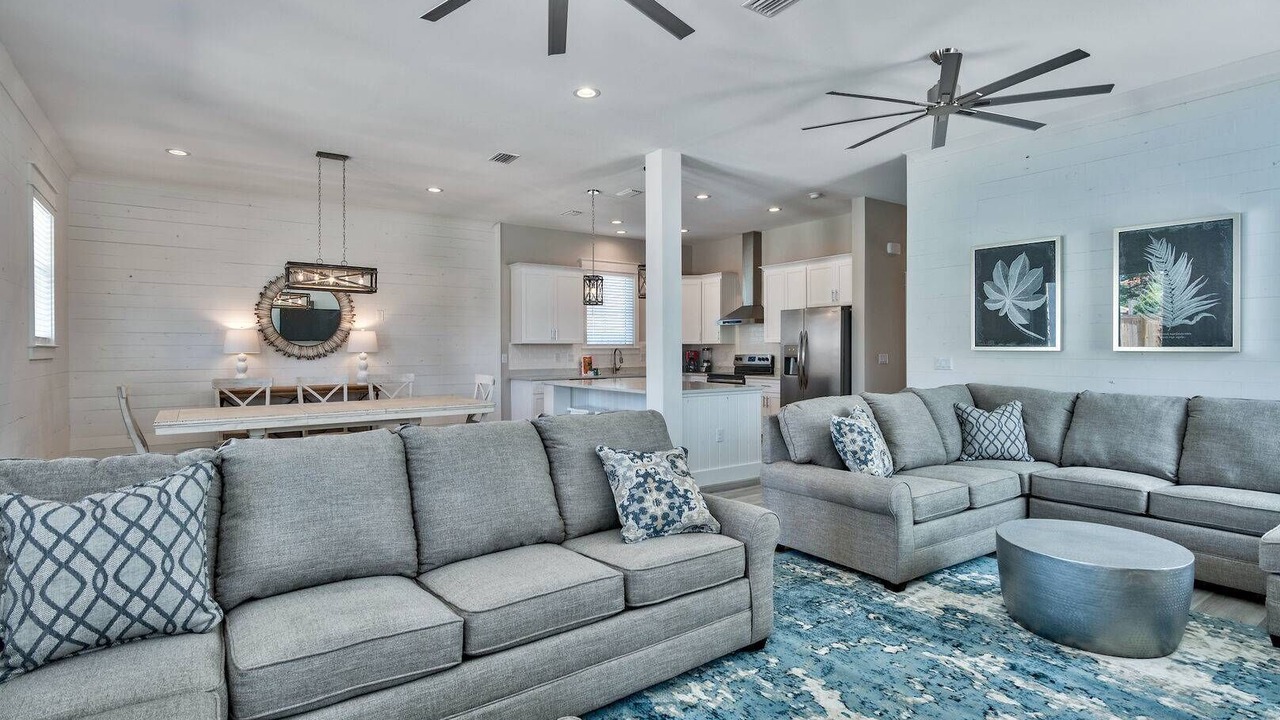 Photo of Livingroom in Crystal Shores
