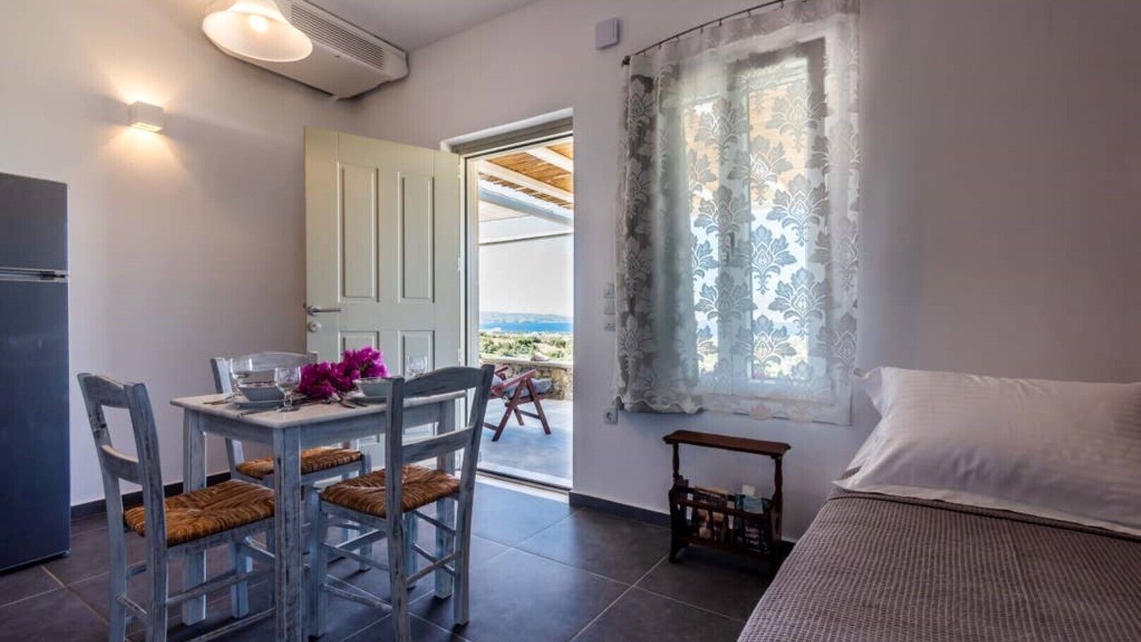 Photo of Bedroom in Adamas
