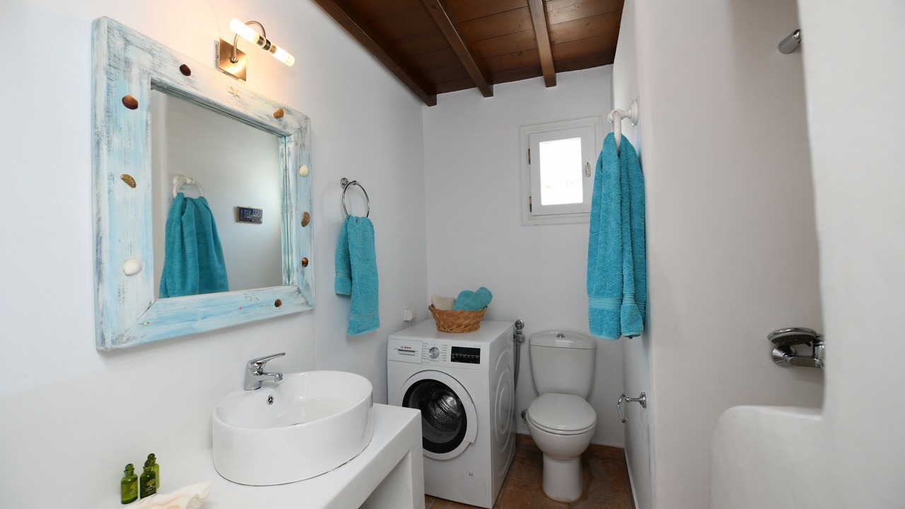 Photo of Bathroom in Agios Ioannis