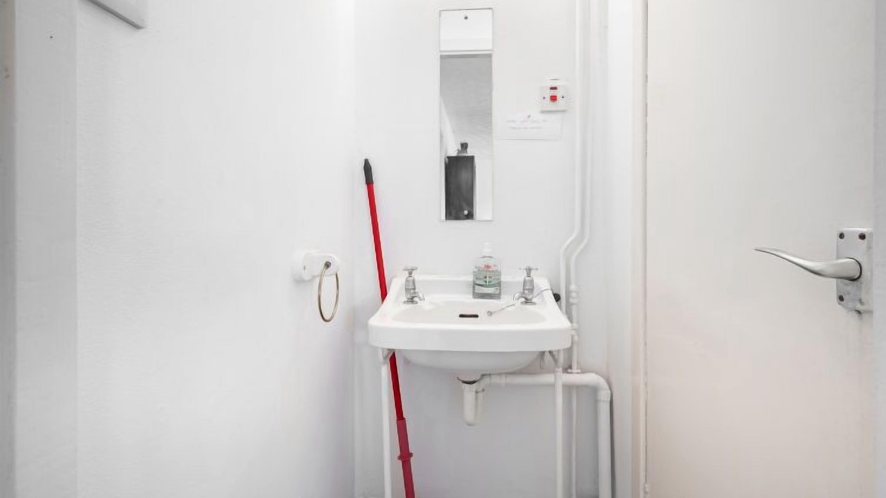 Photo of Bathroom in Contin