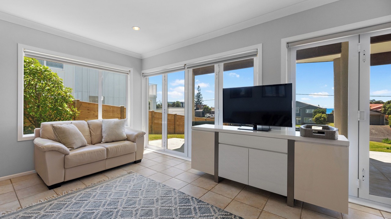 Photo of Livingroom in Waihi Beach