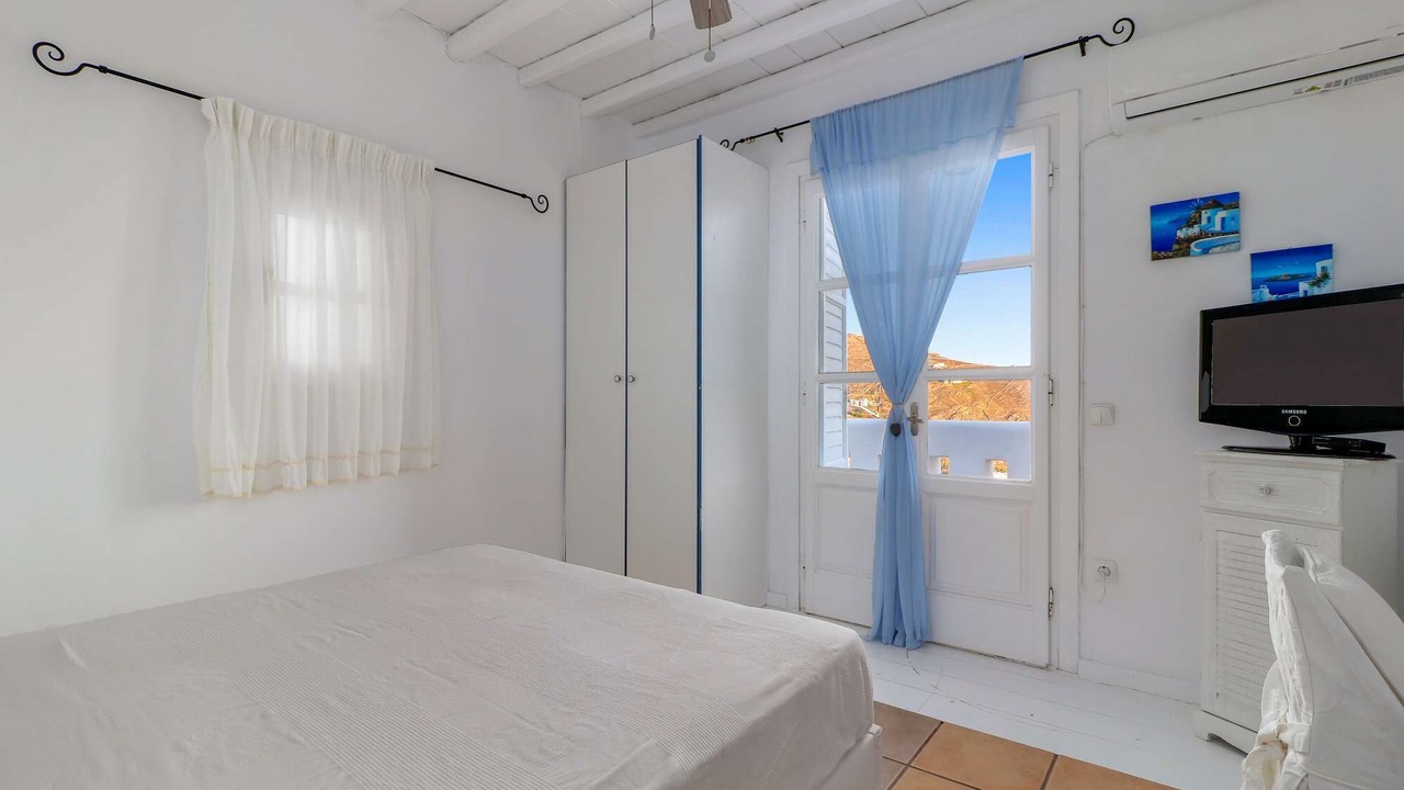 Photo of Bedroom in Houlakia