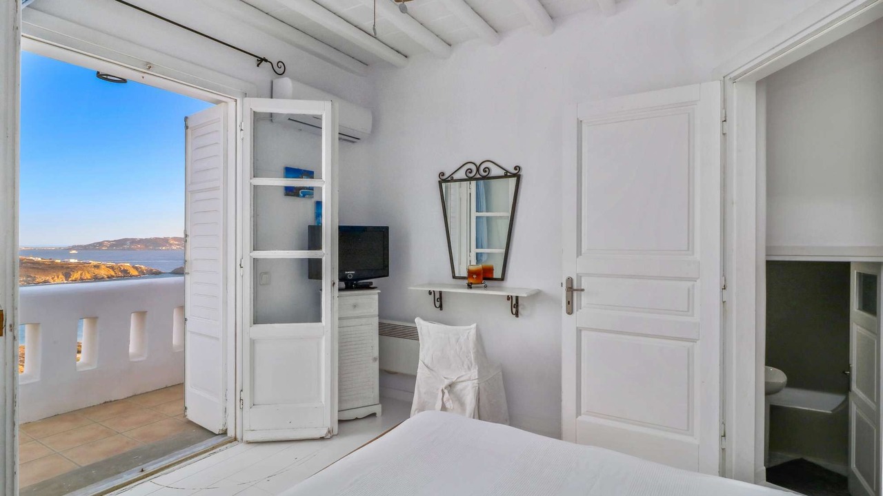 Photo of Bedroom in Houlakia