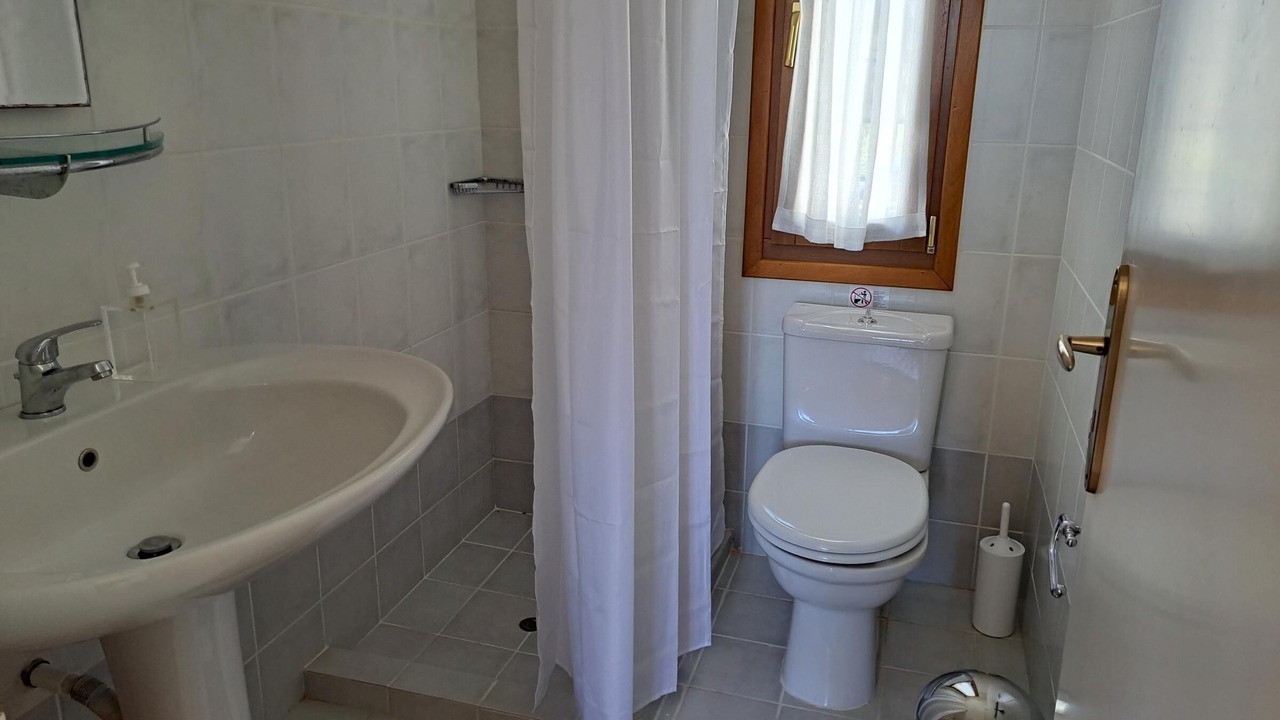 Photo of Bathroom in Keratokambos