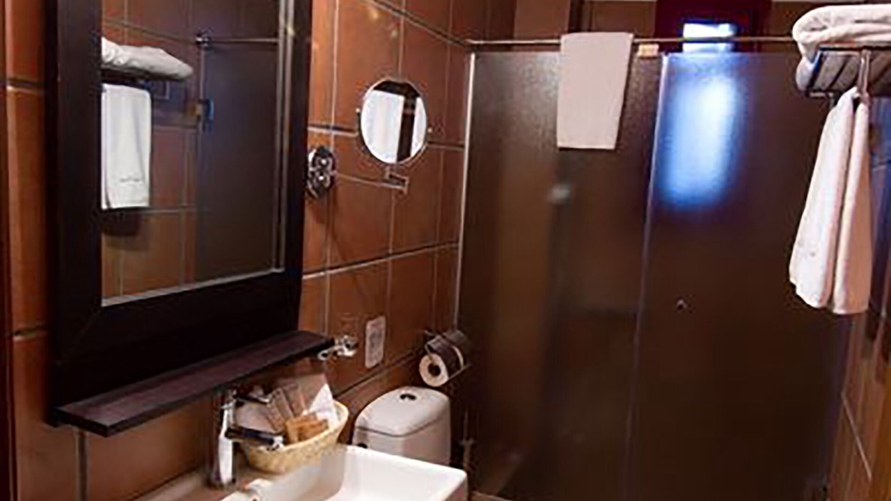 Photo of Bathroom in Varos