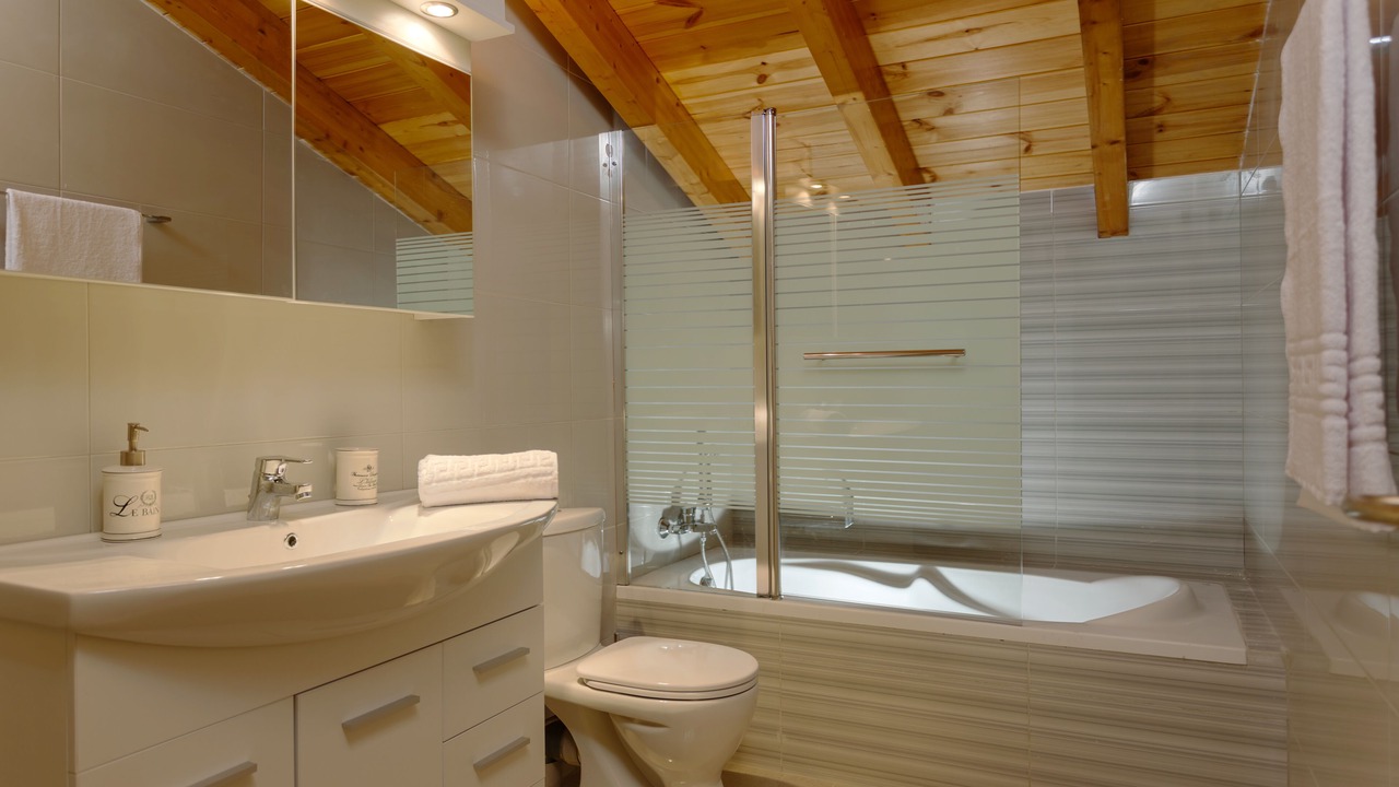 Photo of Bathroom in Alonia