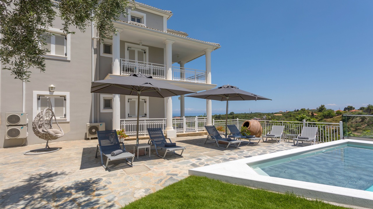Photo of Patio Balcony in Alonia
