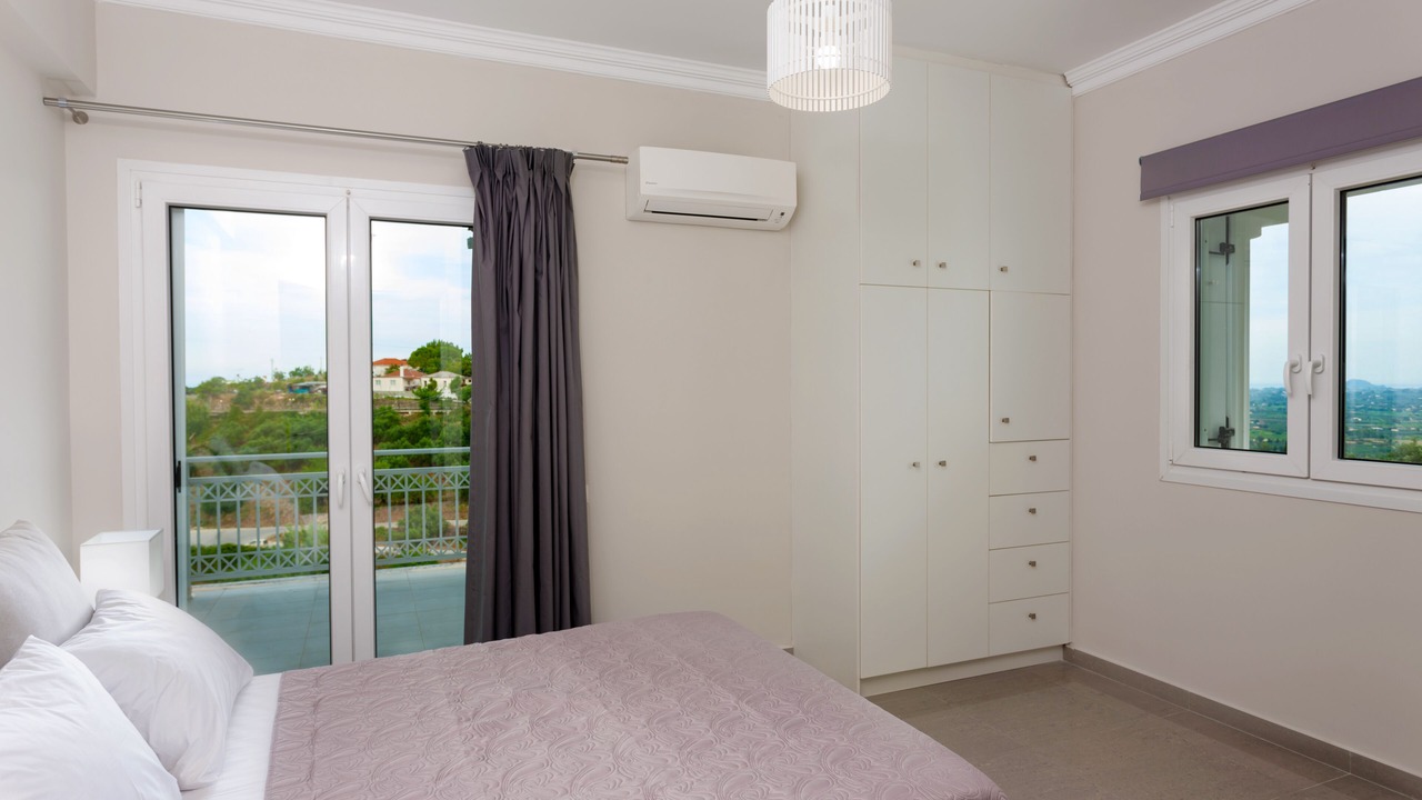 Photo of Bedroom in Alonia