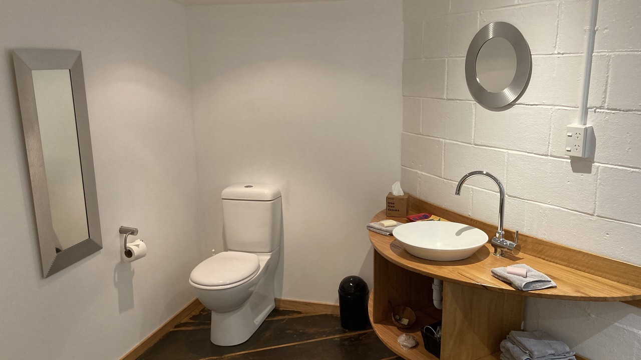 Photo of Bathroom in Tataraimaka
