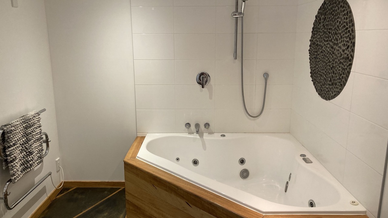 Photo of Bathroom in Tataraimaka