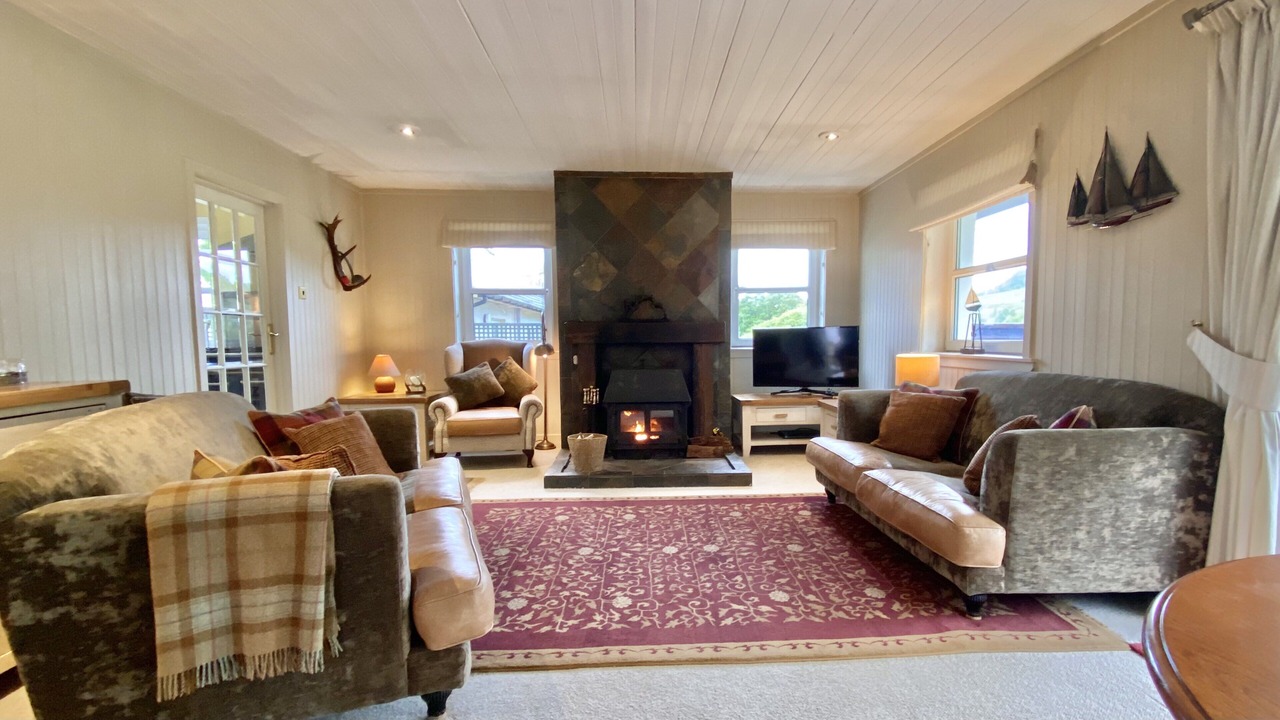 Photo of Livingroom in Furnace