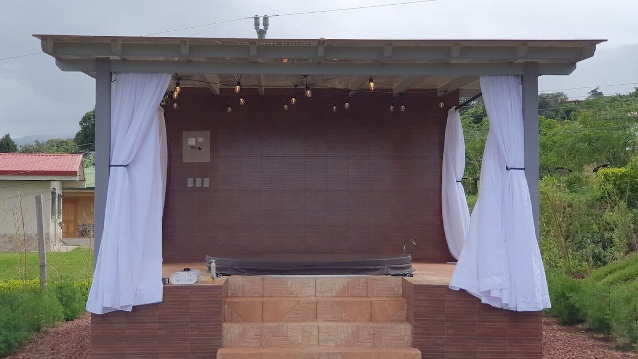 Photo of Outdoor in Roble