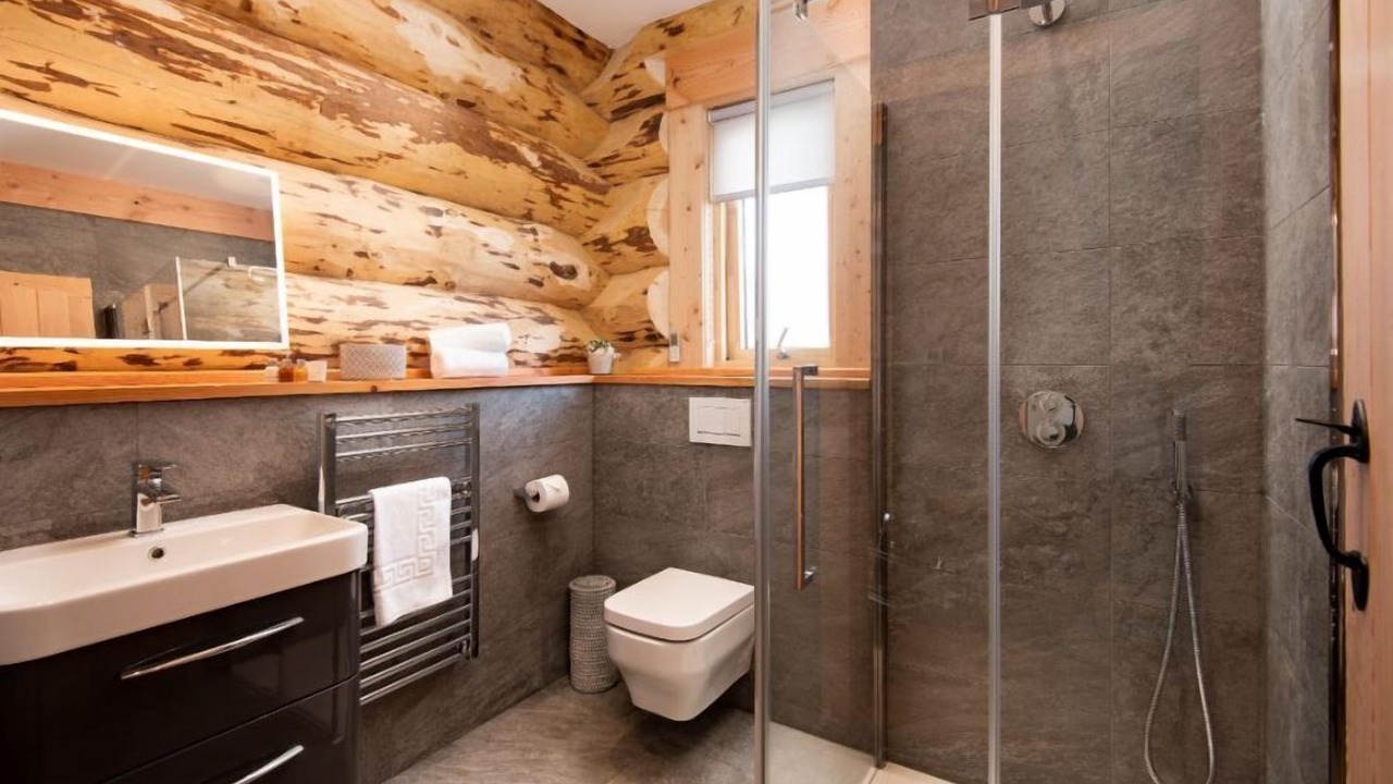 Photo of Bathroom in Melrose