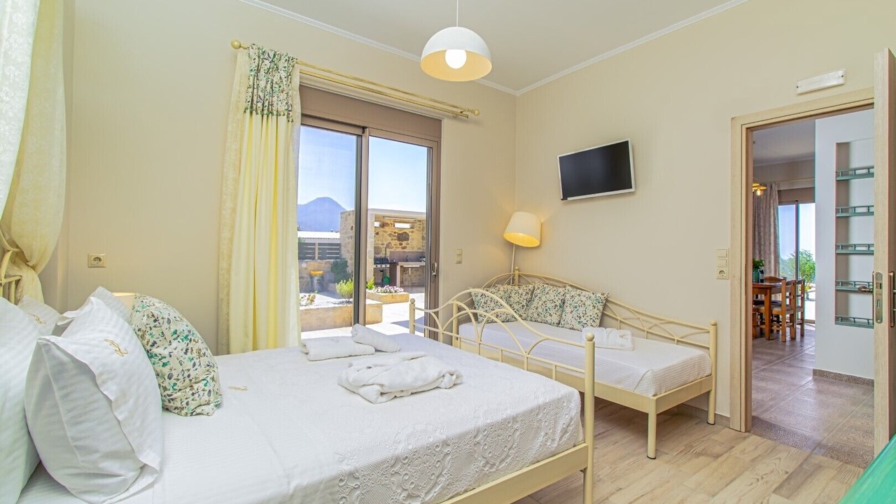 Photo of Bedroom in Limeniskos