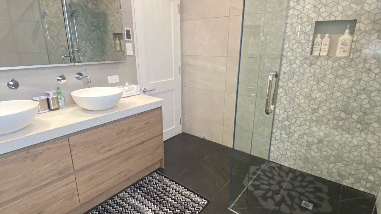 Photo of Bathroom in Russell