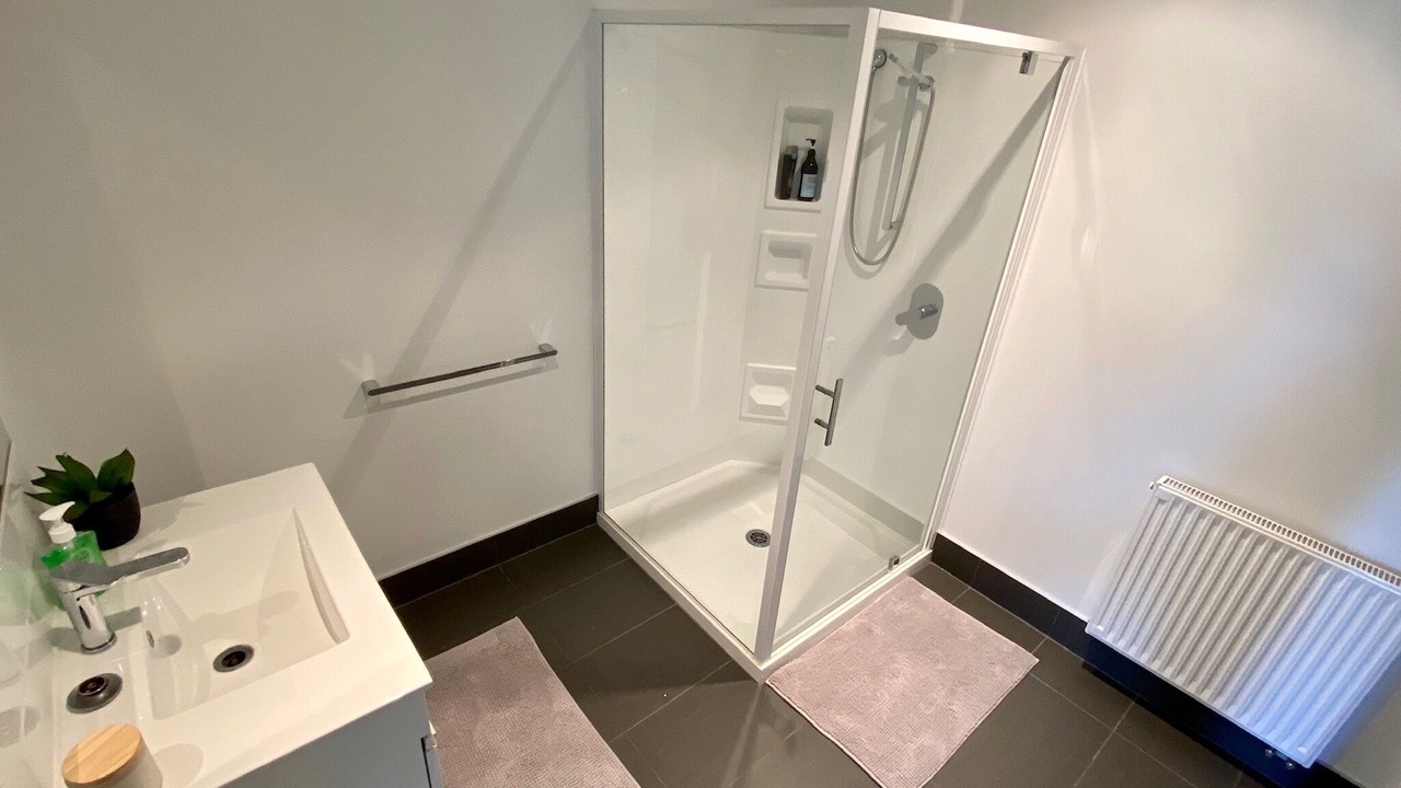Photo of Bathroom in Diamond Harbour