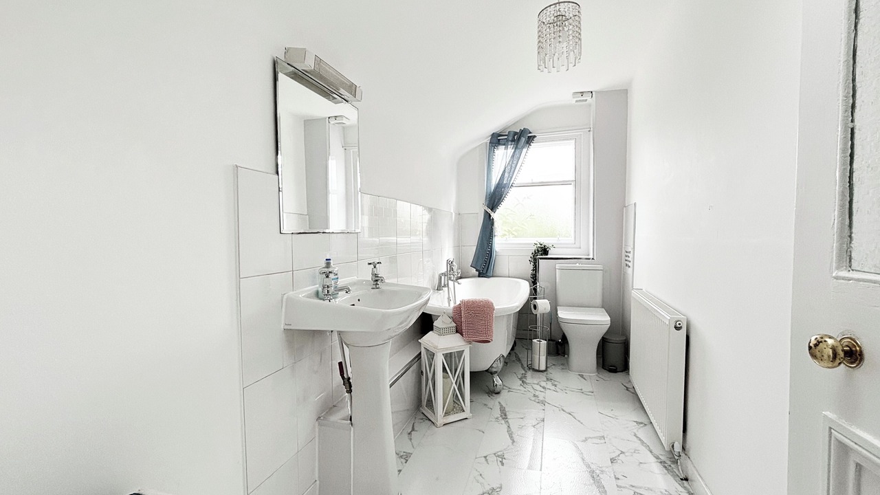 Photo of Bathroom in Auchtermuchty