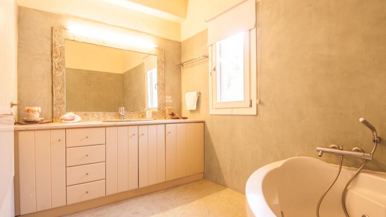 Photo of Bathroom in Kea