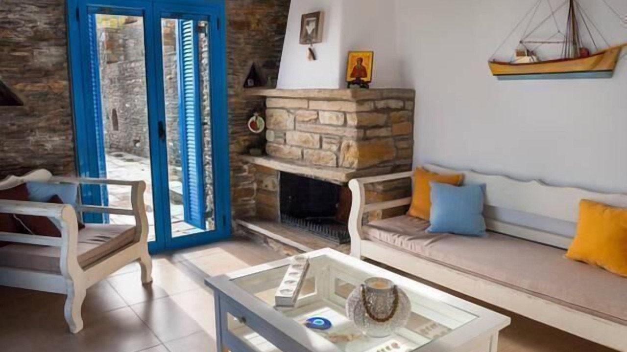 Photo of Livingroom in Andros