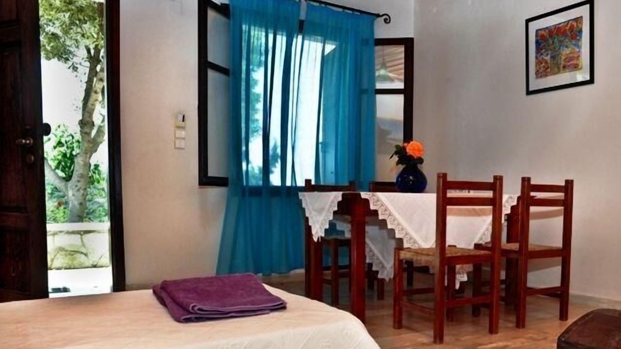 Photo of Bedroom in Douliana