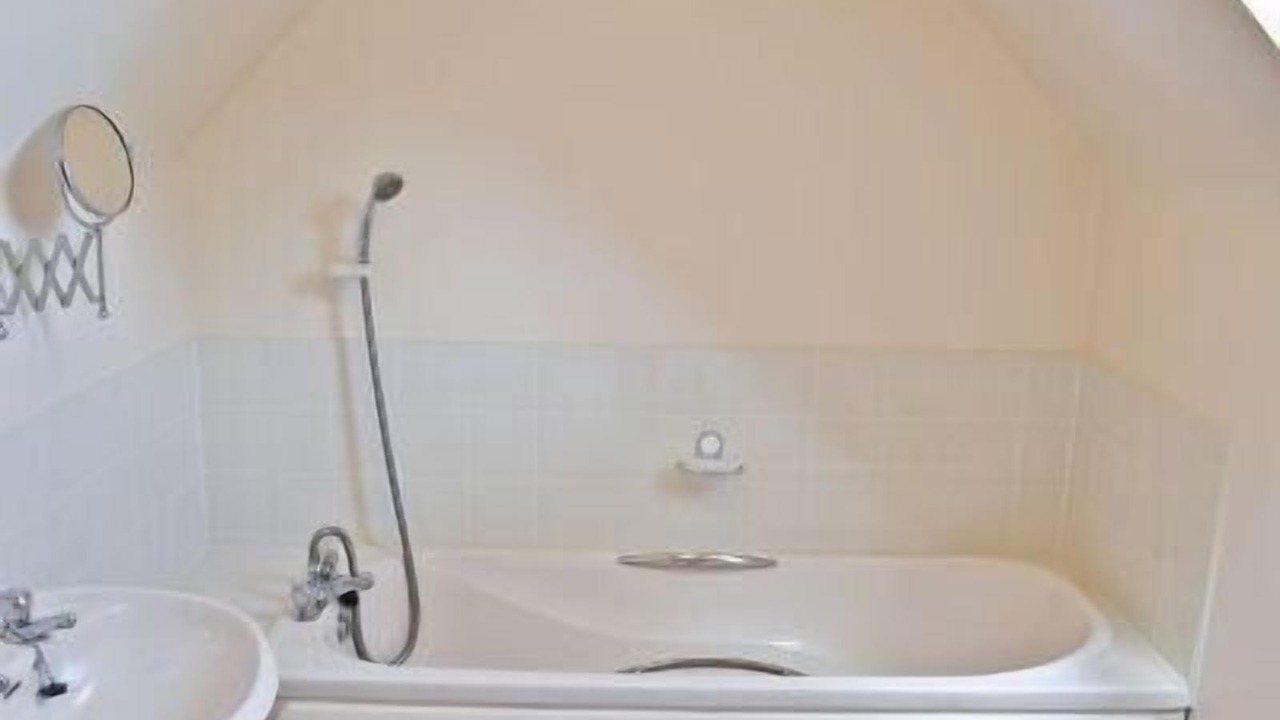 Photo of Bathroom in Biggar