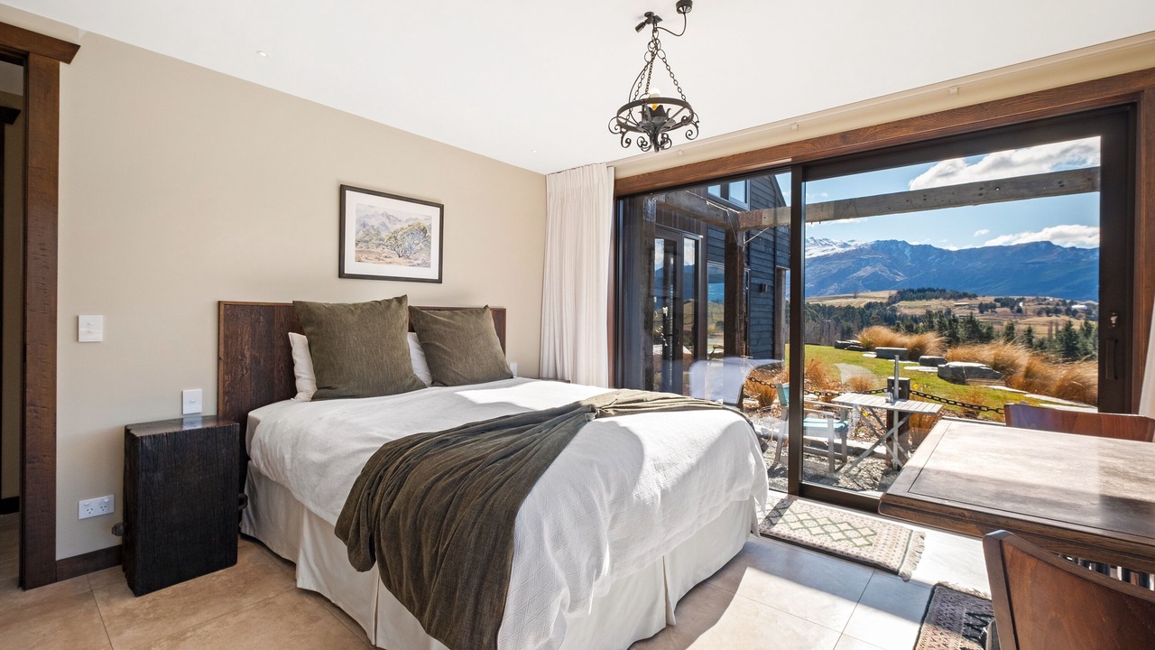 Photo of Bedroom in Lake Hayes