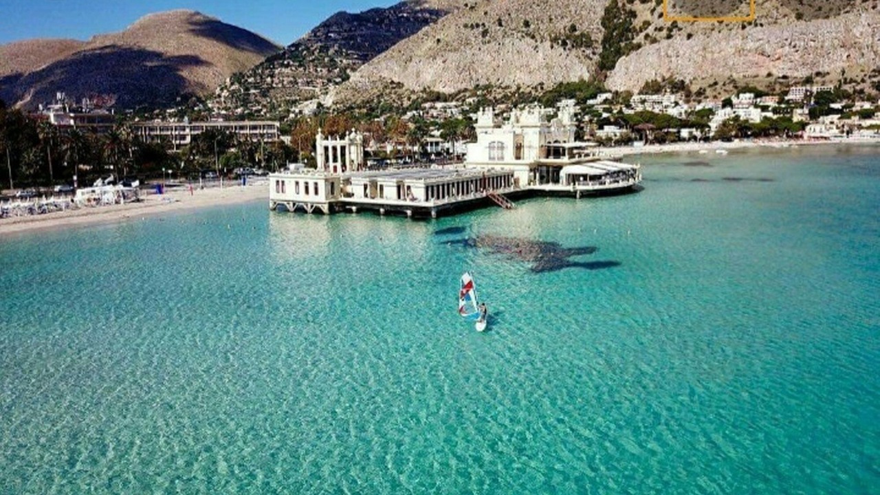 Photo of Others in Addaura