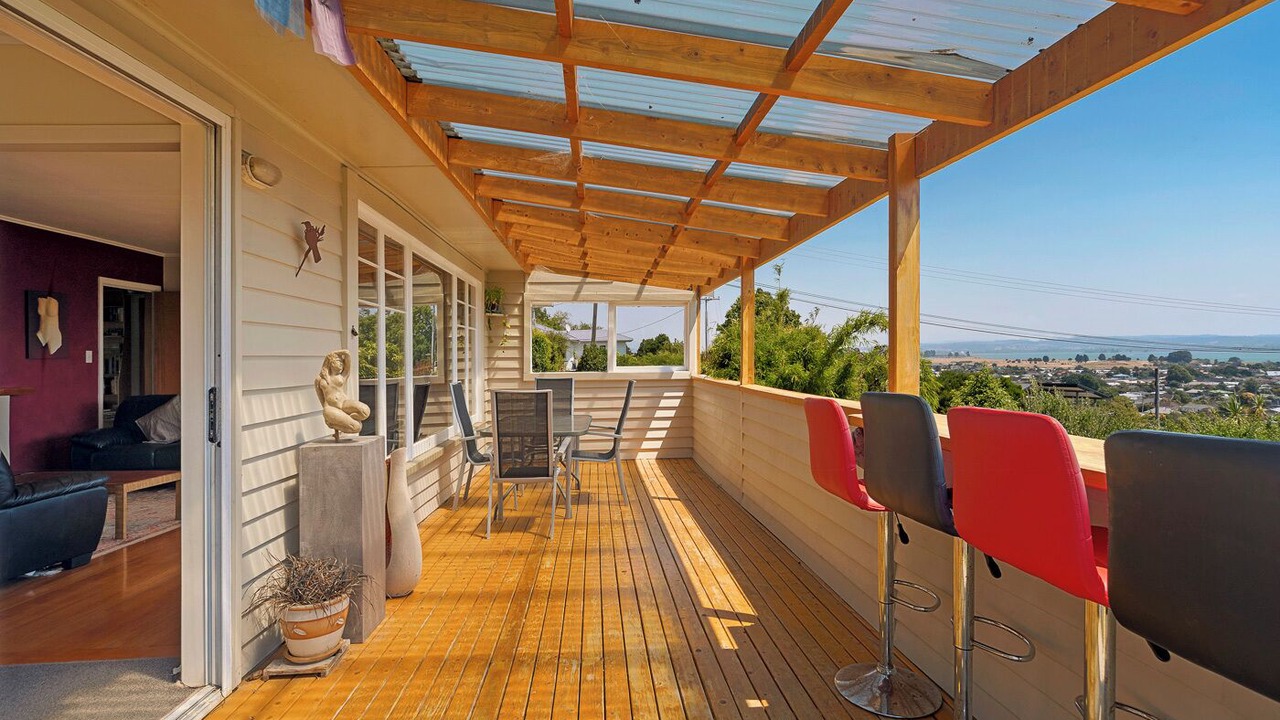 Photo of Patio Balcony in Tahunanui