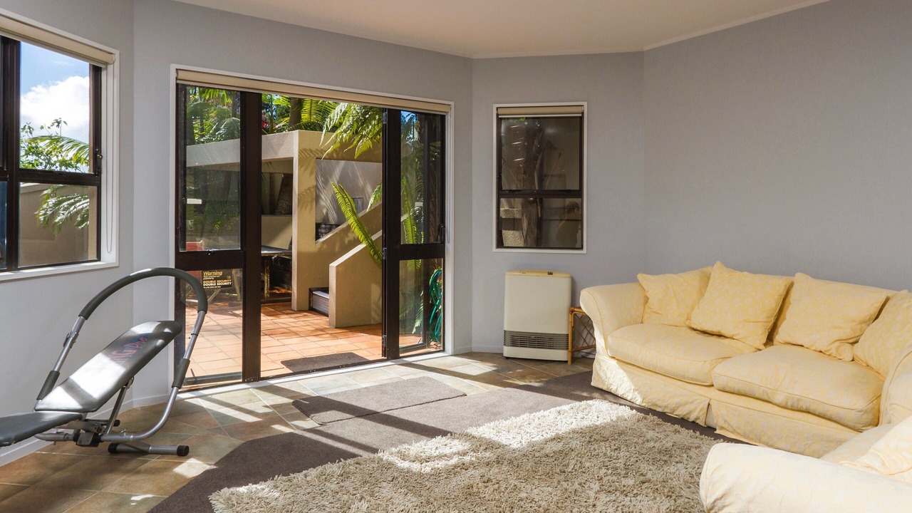 Photo of Livingroom in Castor Bay