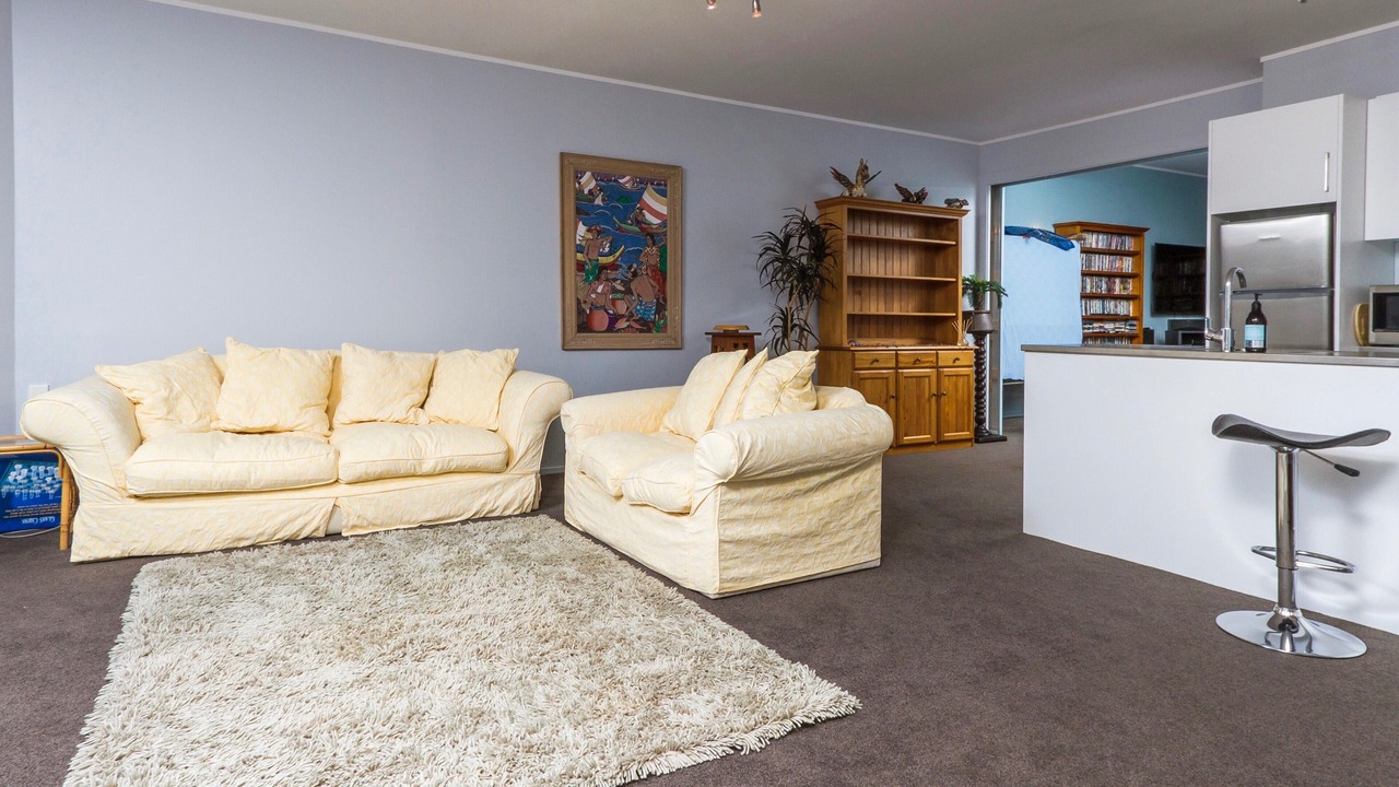 Photo of Livingroom in Castor Bay