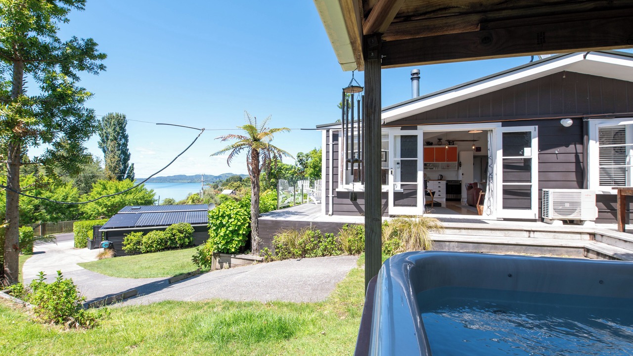 Photo of Patio Balcony in Lake Tarawera