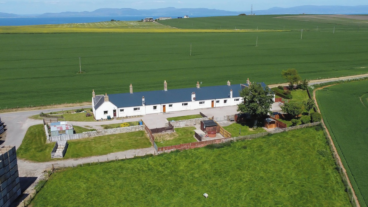 Photo of Outdoor in Tain