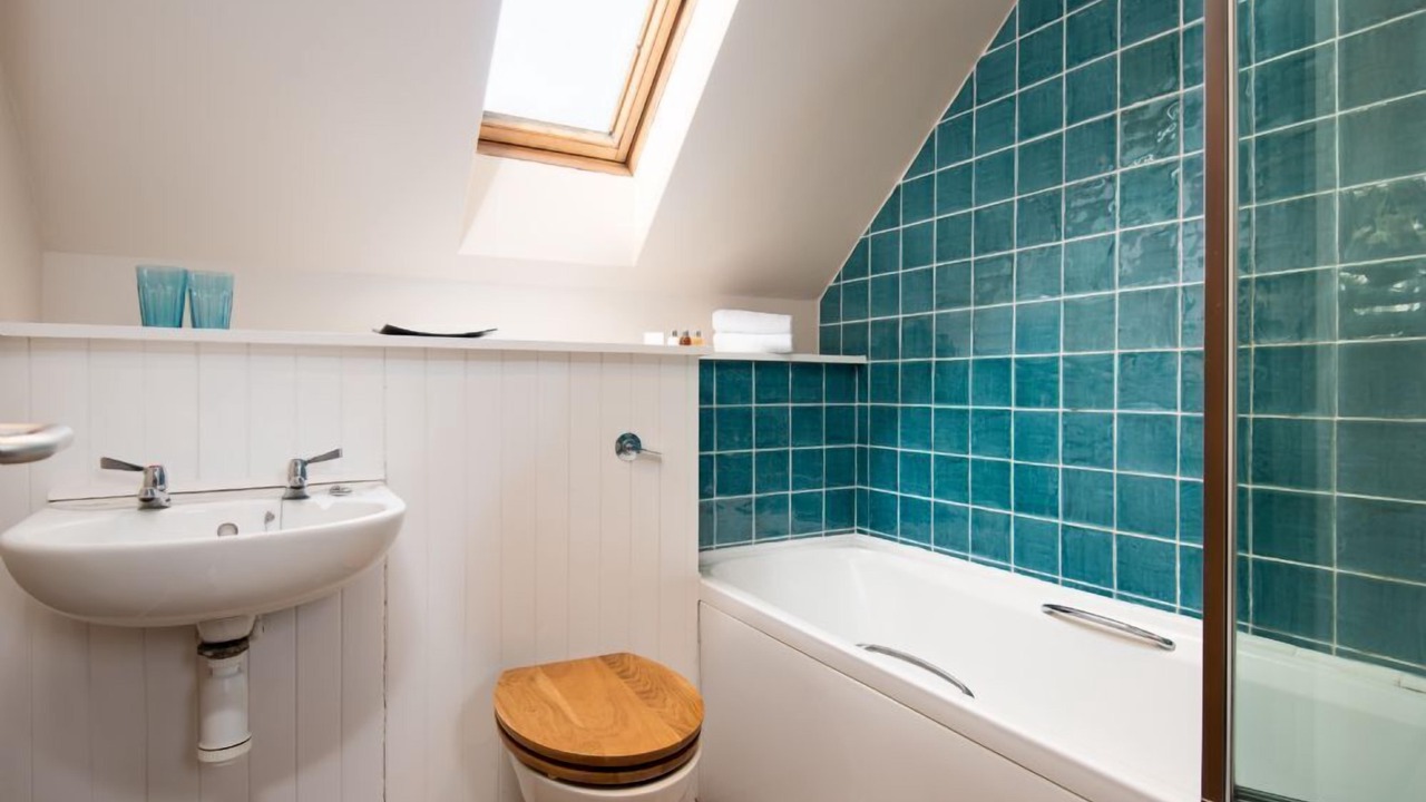 Photo of Bathroom in Melrose