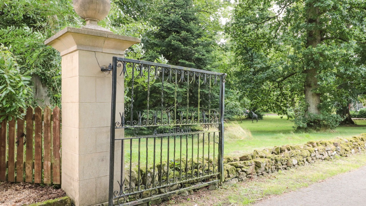 Photo of Outdoor in Duns