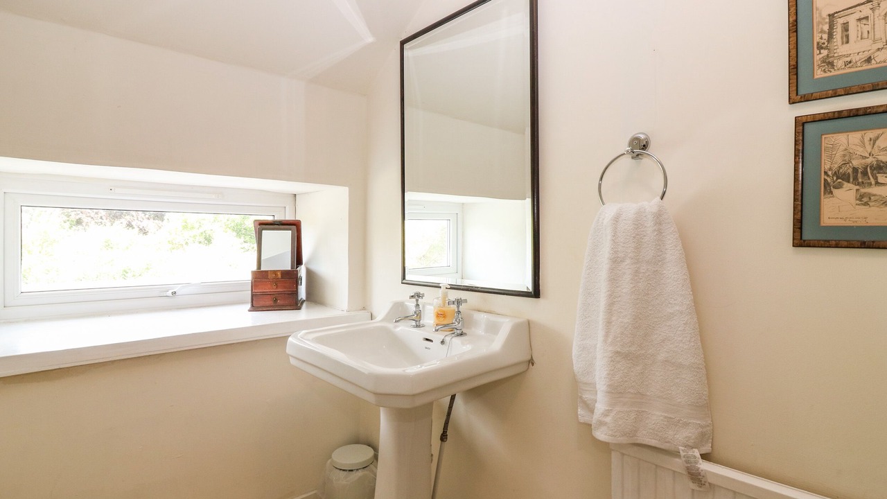 Photo of Bathroom in Kirriemuir