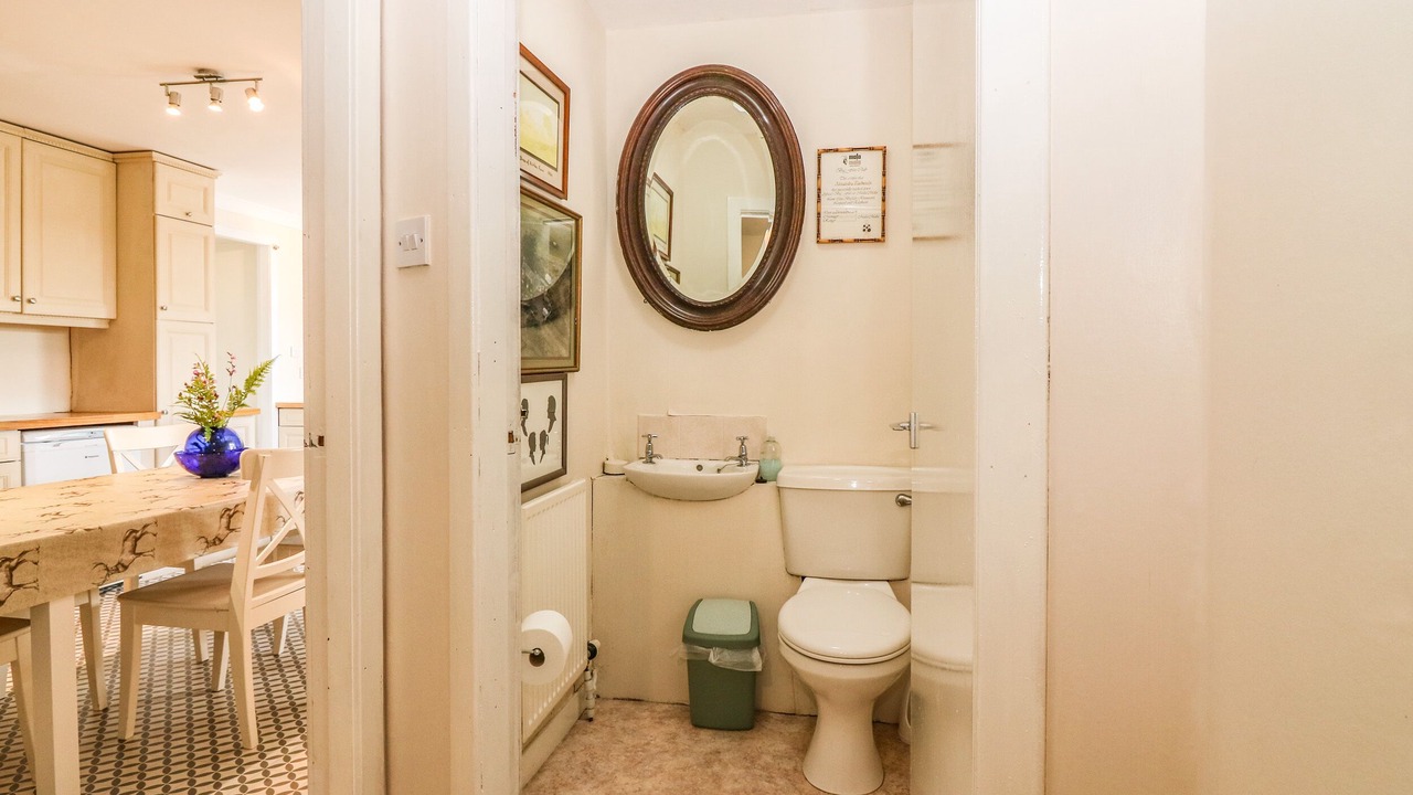 Photo of Bathroom in Kirriemuir