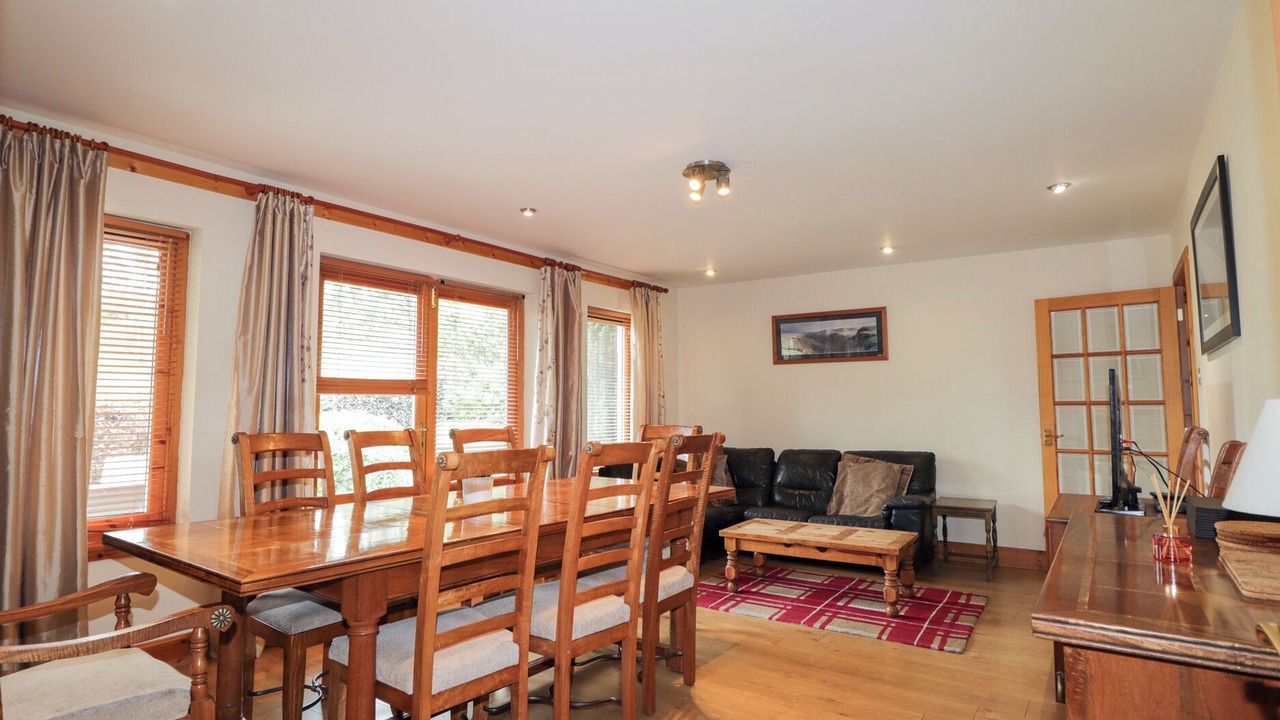 Photo of Others in Newtonmore