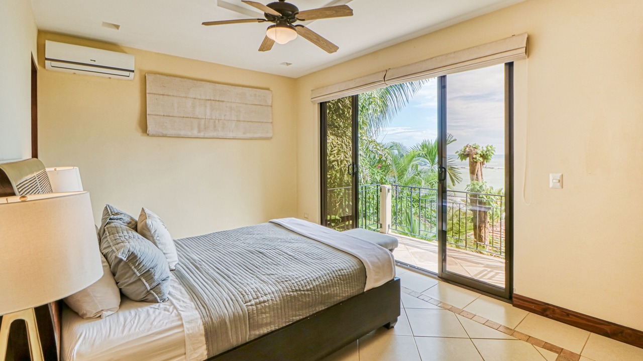 Photo of Bedroom in Dominicalito