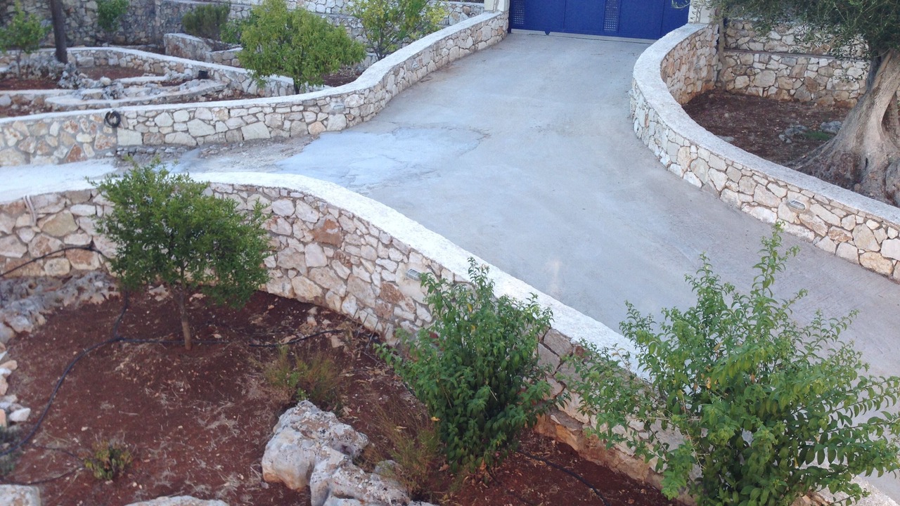 Photo of Outdoor in Tselendata